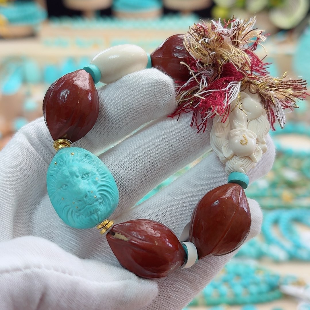 绿松石未镶嵌珠宝奇石