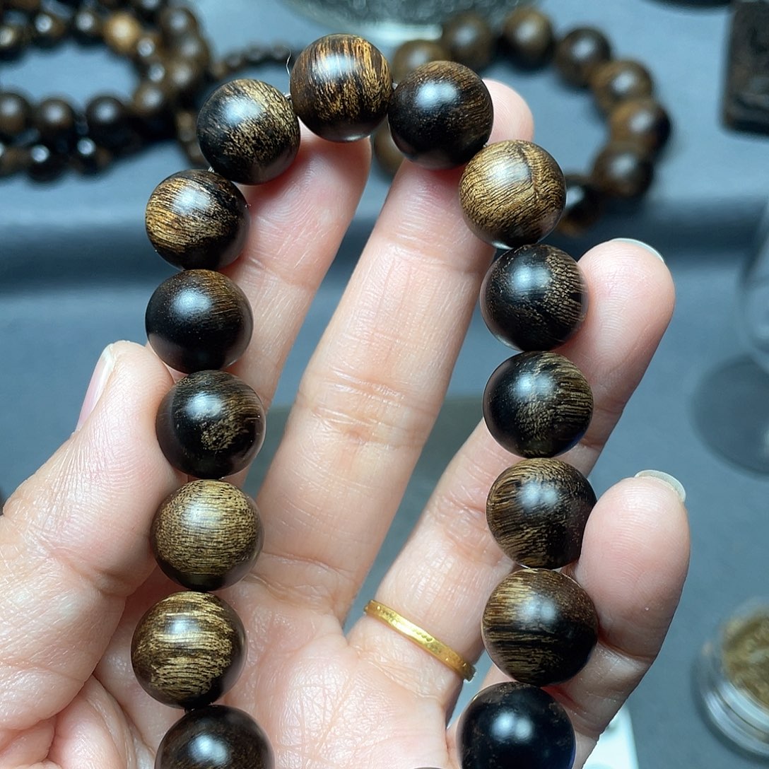 沉香手串白棋瘤疤1.2