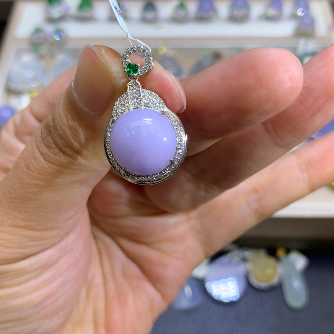 翡翠颈饰银S925镶嵌翡翠吊坠