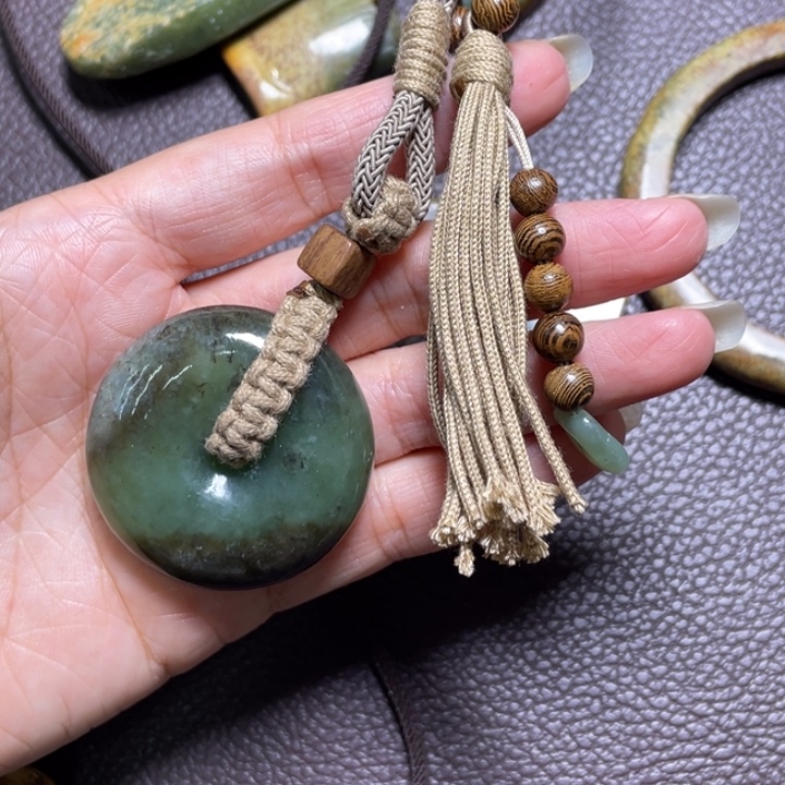 岫岩河磨玉（透闪石质玉）未镶嵌颈饰