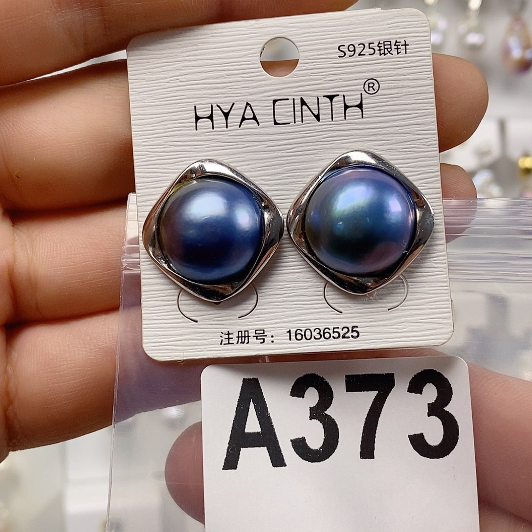 @***灵未镶嵌淡水珍珠颈饰