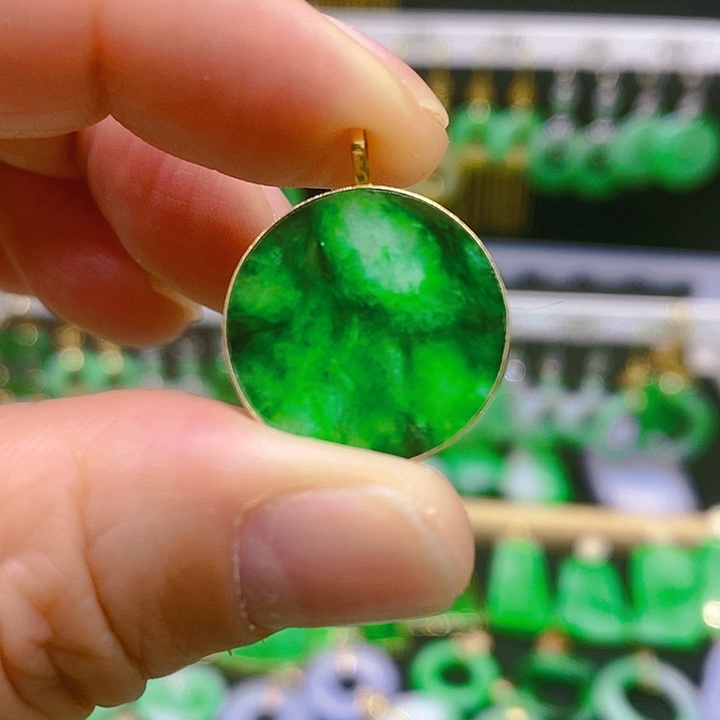 翡翠吊坠(不含链)18K金镶嵌吊坠