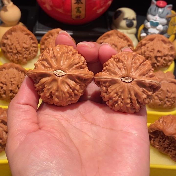 泓*文玩核桃45尺宫灯狮子头