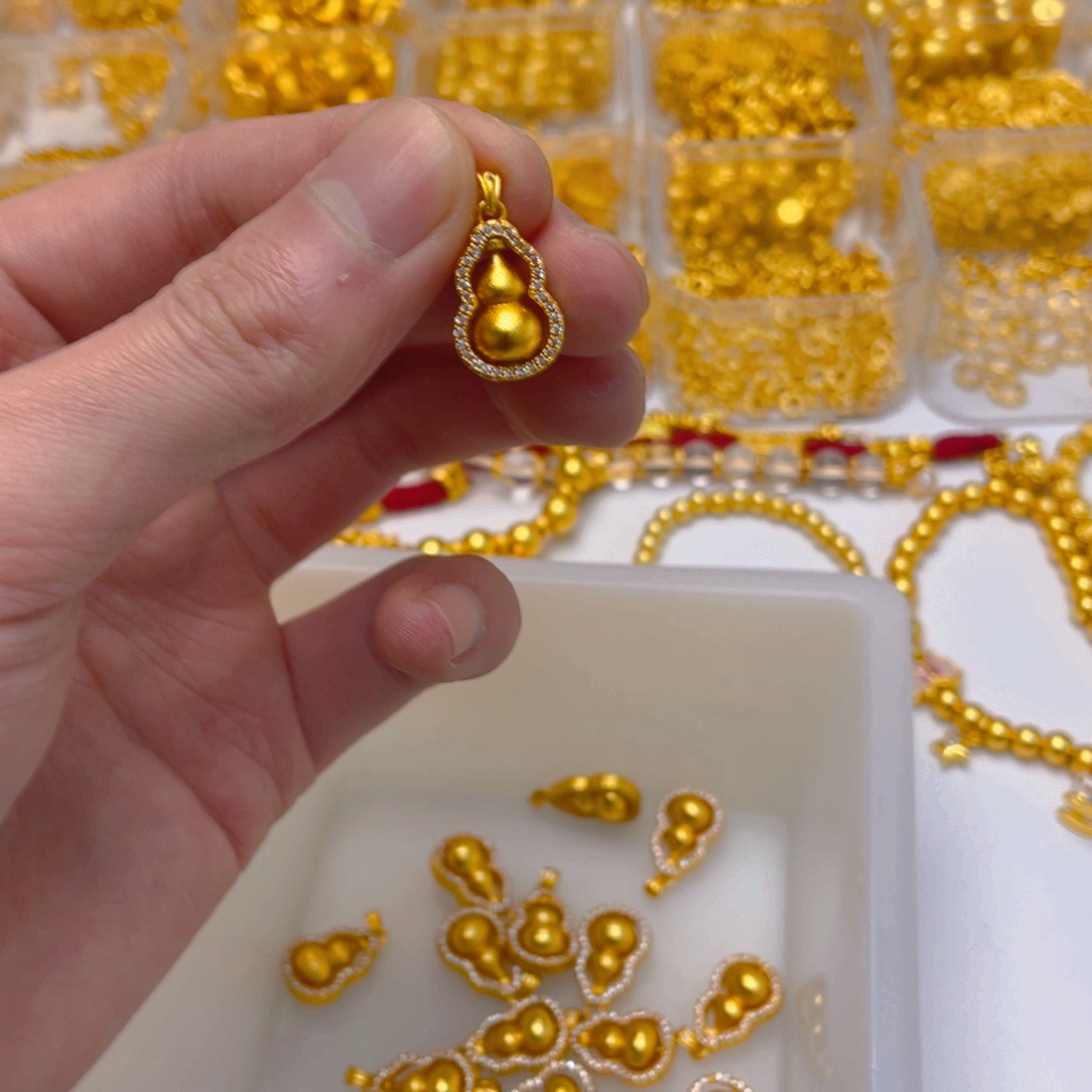 锆石铜合金镶嵌小葫芦1颗