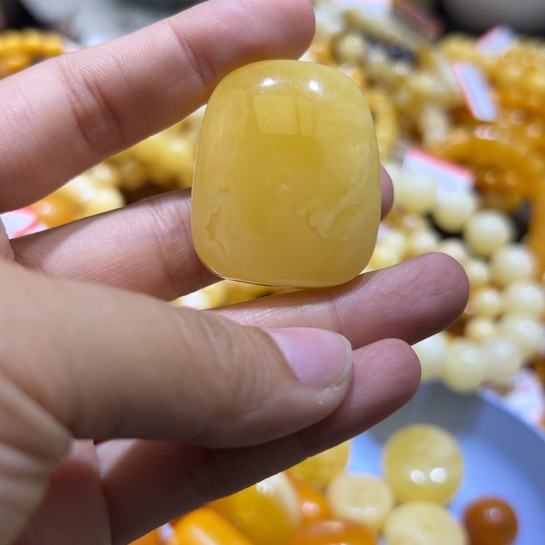 琥珀珠宝奇石未镶嵌