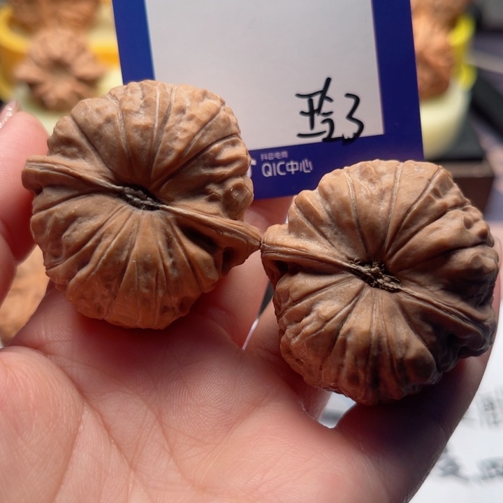 吊坠文玩核桃M**.文玩核桃3