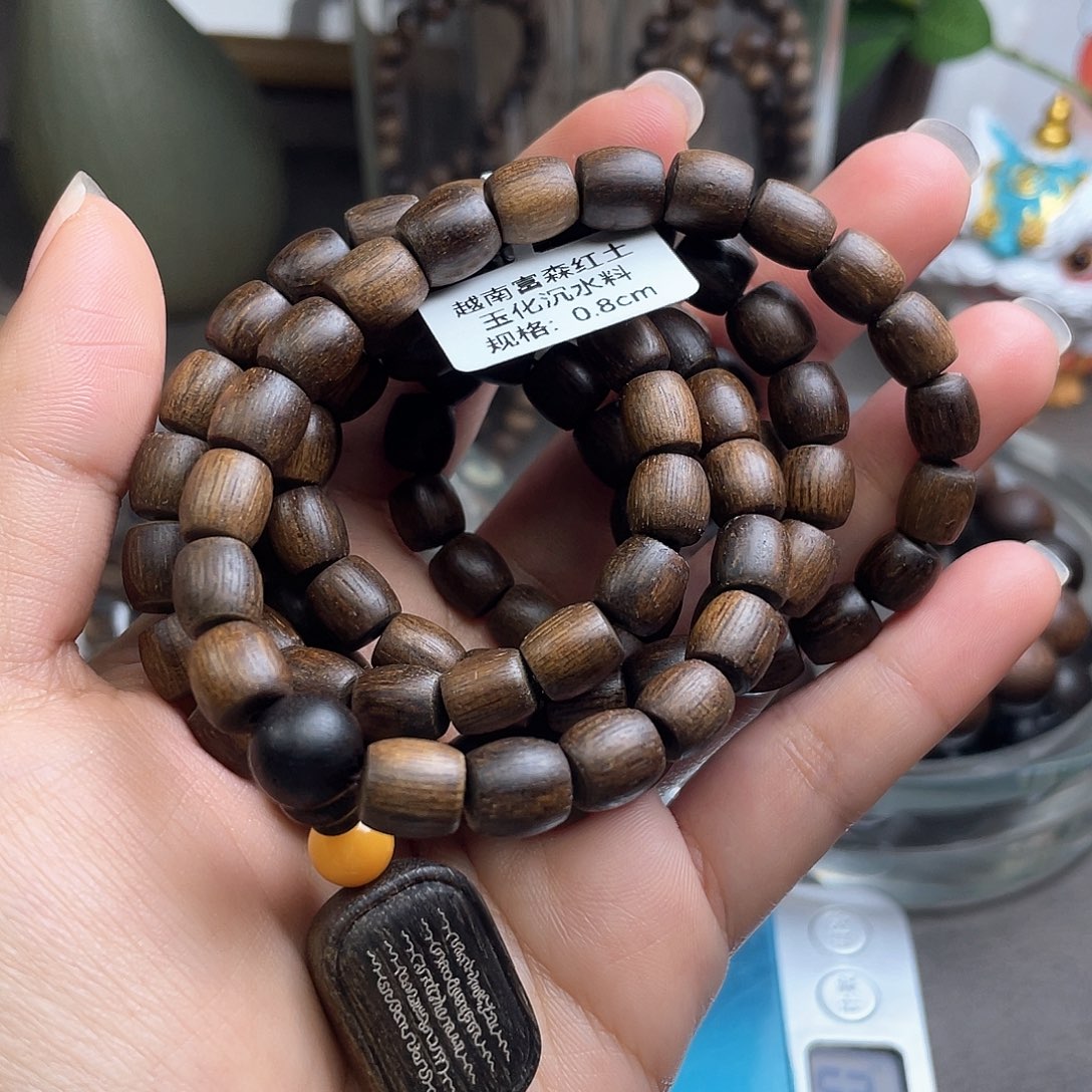 沉香手串富森红土老料