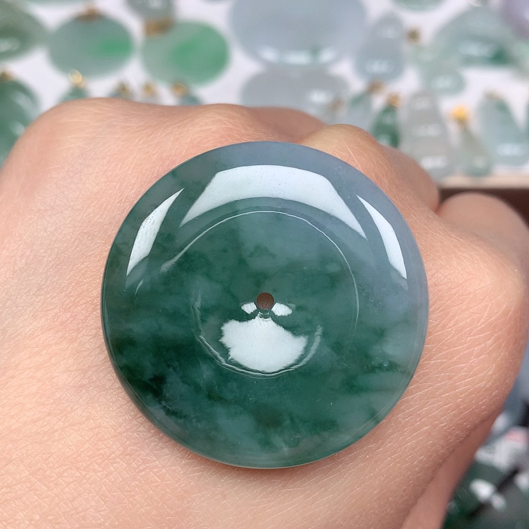 翡翠颈饰未镶嵌平安扣A