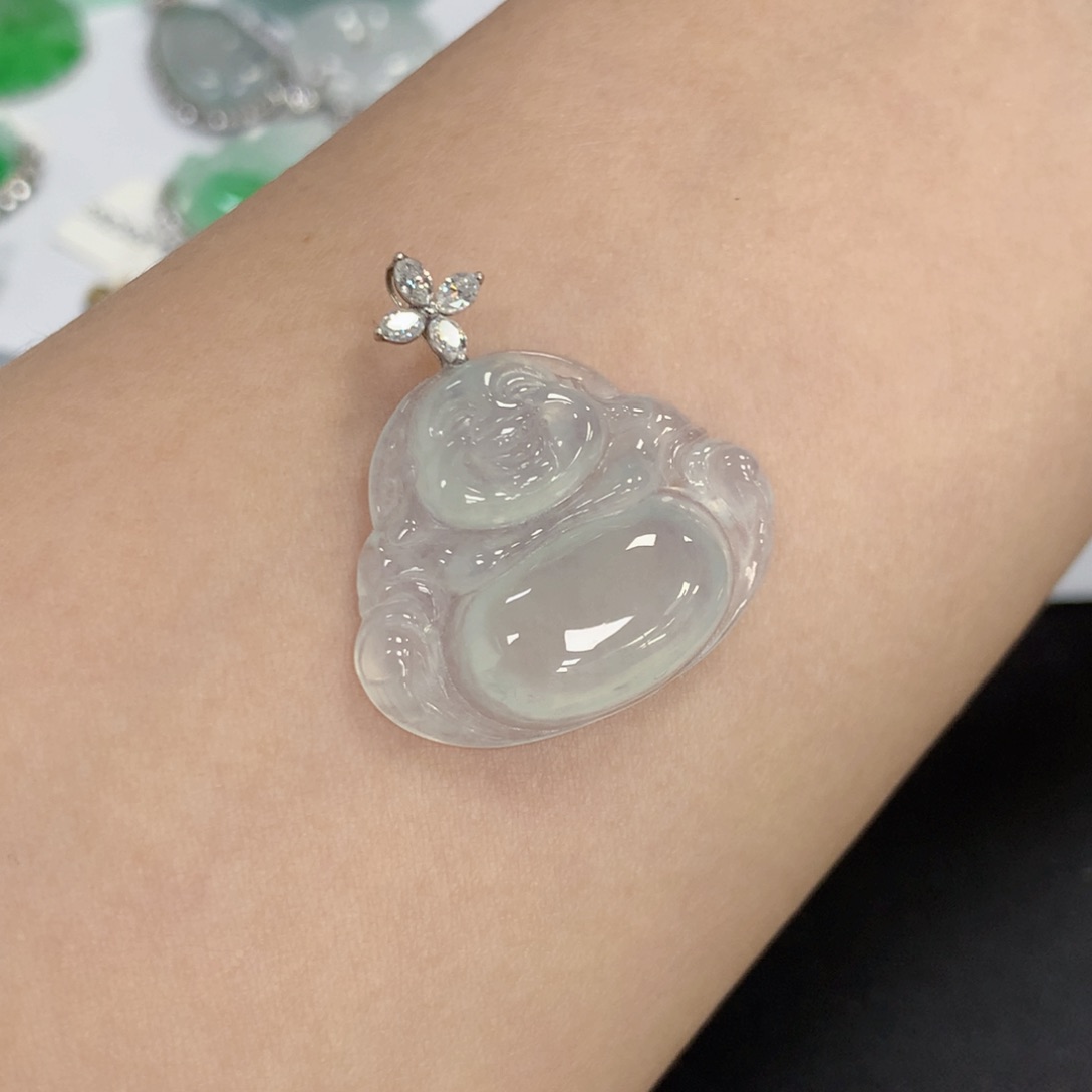 颈饰18K金镶嵌翡翠