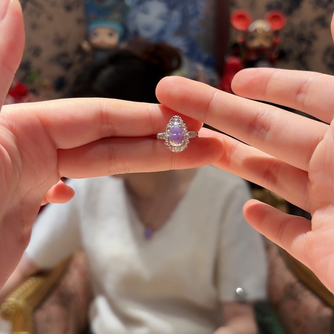 翡翠戒指18K金镶嵌戒指