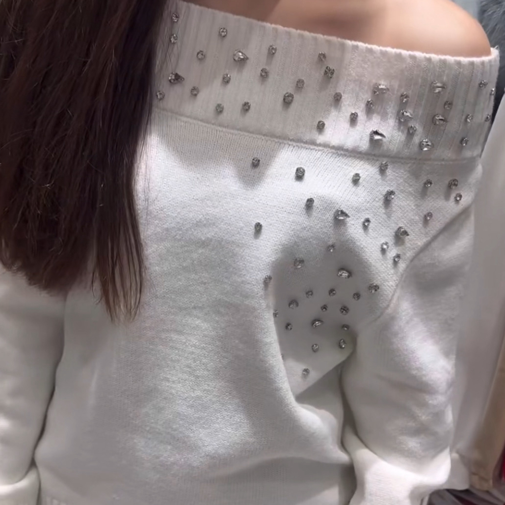 秋冬款上新烫钻一字肩百搭显瘦毛衣