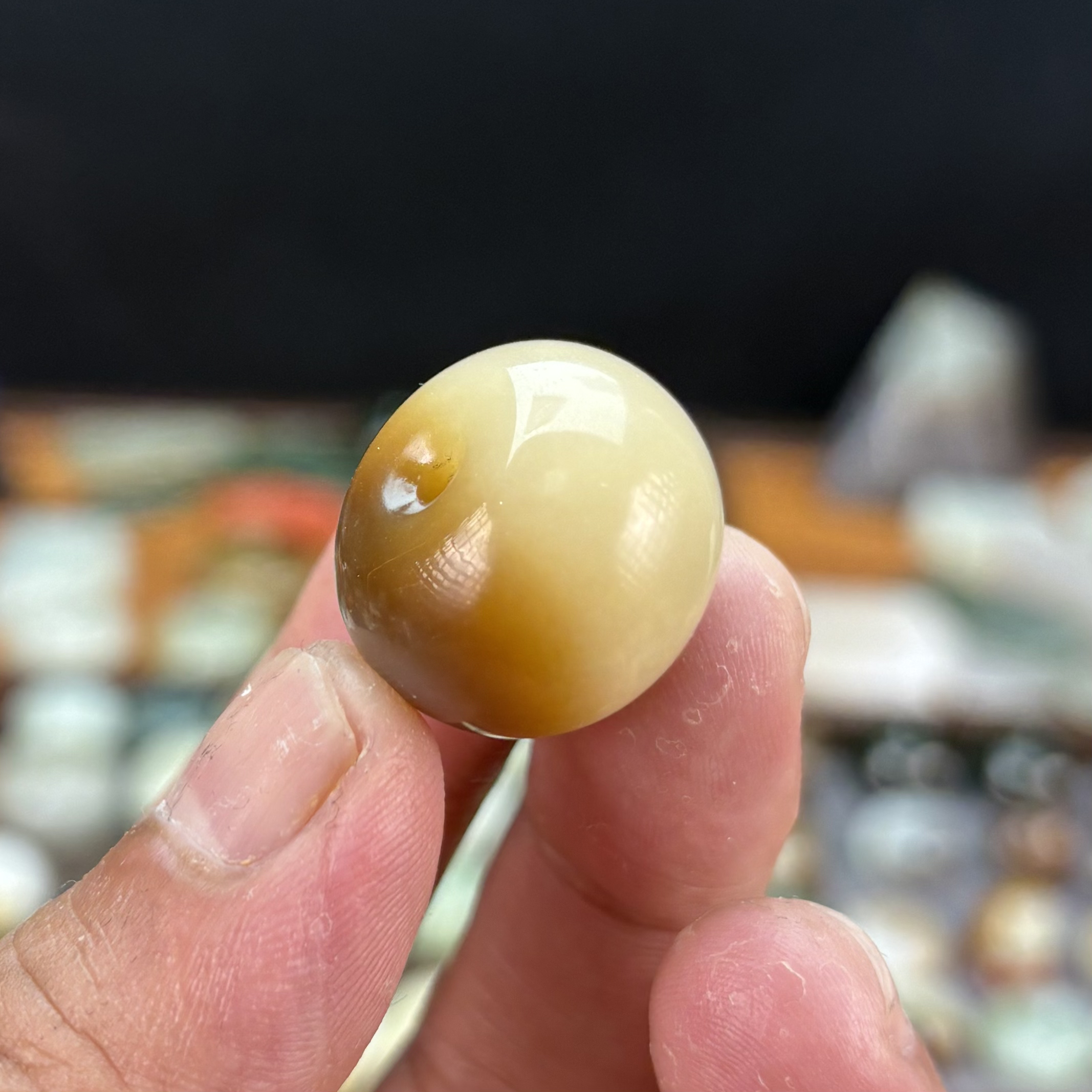 新疆和田玉一口糖白玉平安扣面包扣吊坠细润老熟白度好