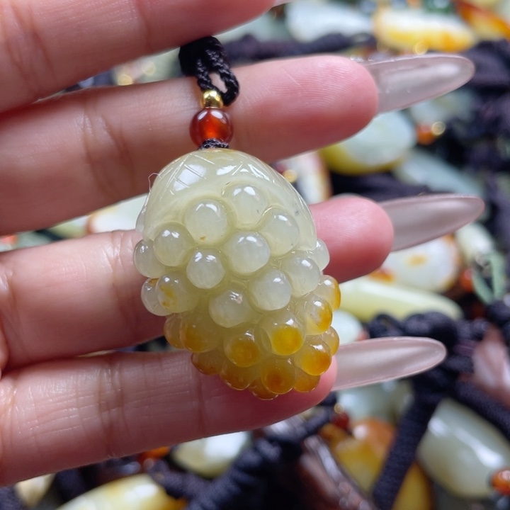 和田玉颈饰未镶嵌