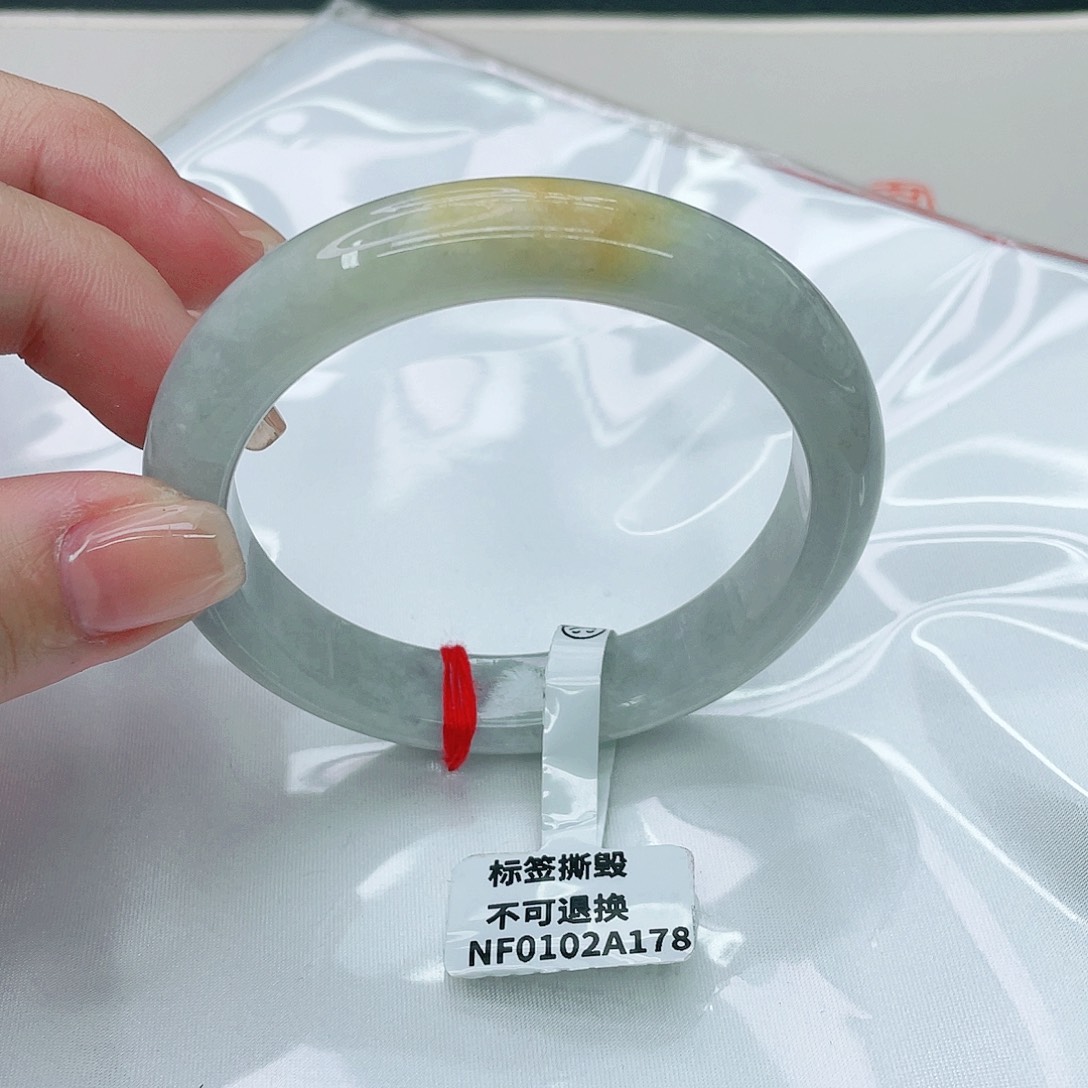 翡翠手镯未镶嵌正56.2