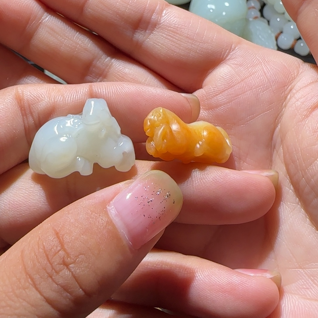 人***然颈饰未镶嵌和田玉