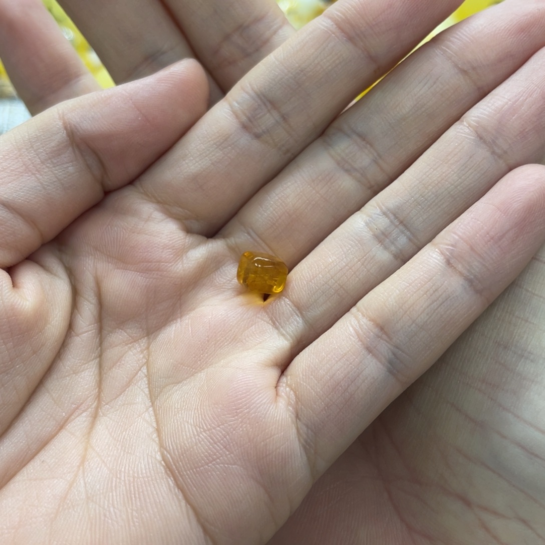 .****琥珀未镶嵌裸石天然琥珀