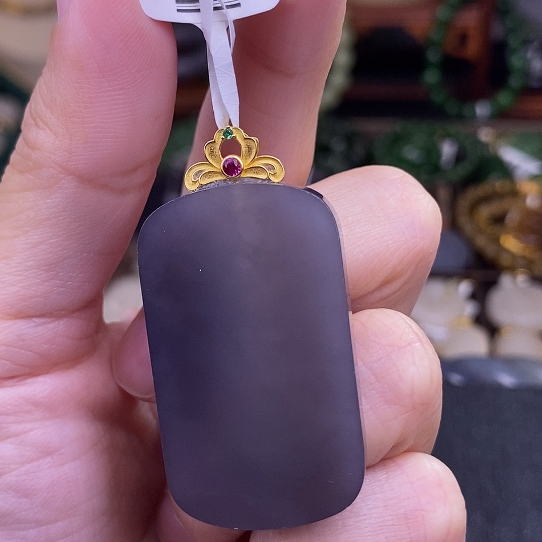 和田玉烟紫吊坠清货价18.K金无事牌未镶嵌