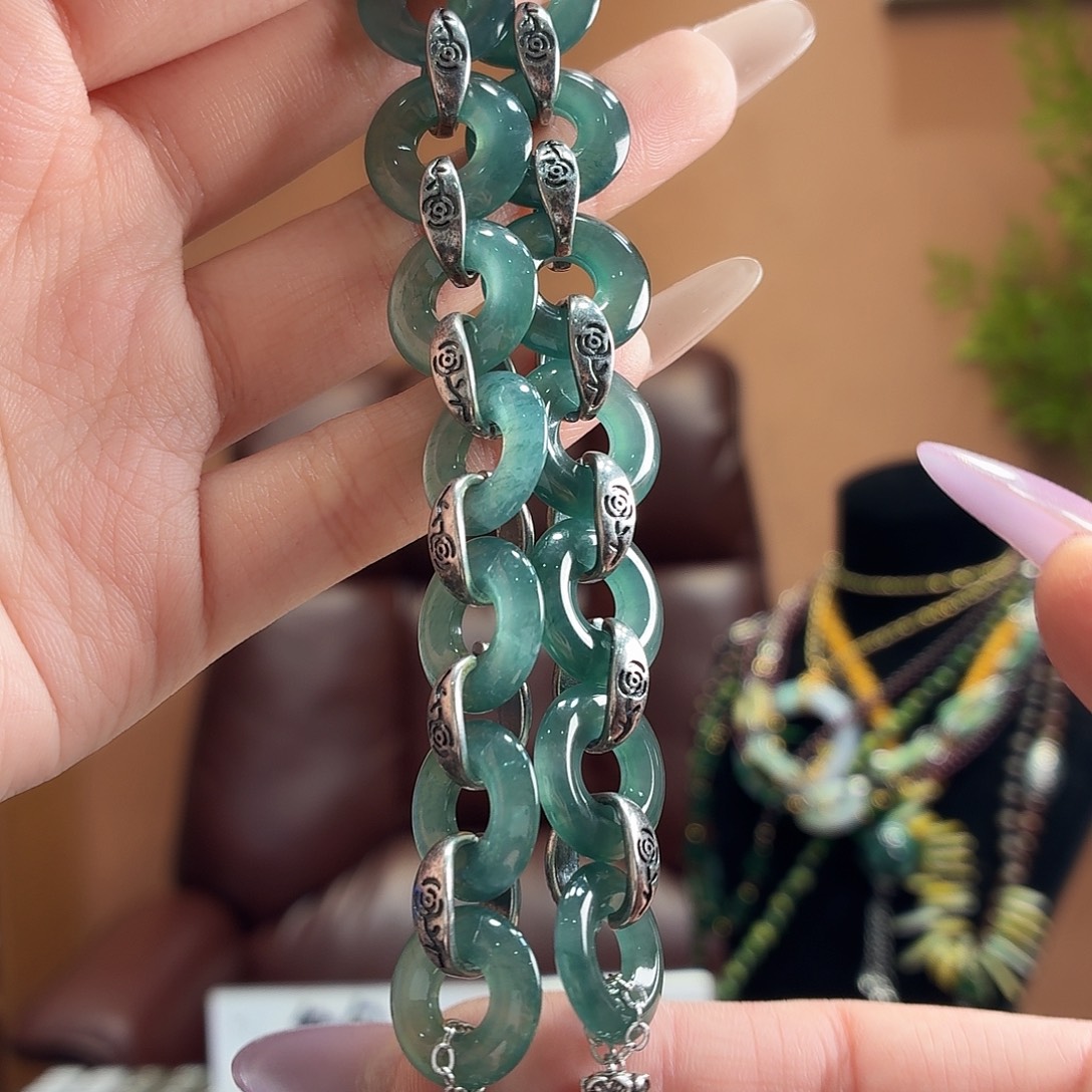 翡翠未镶嵌耳饰多样性发一手串