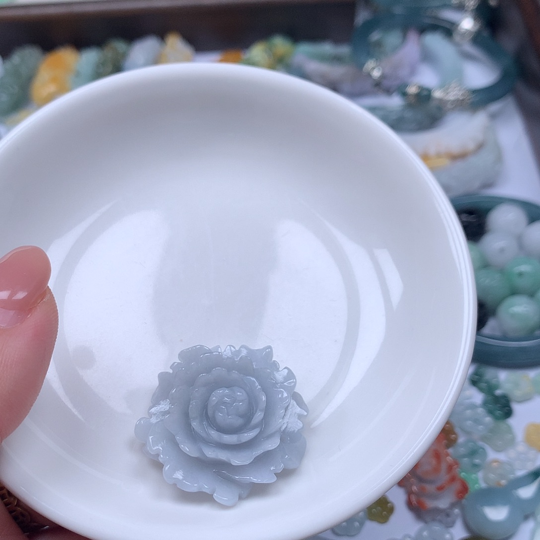 紫***莱翡翠未镶嵌颈饰8888