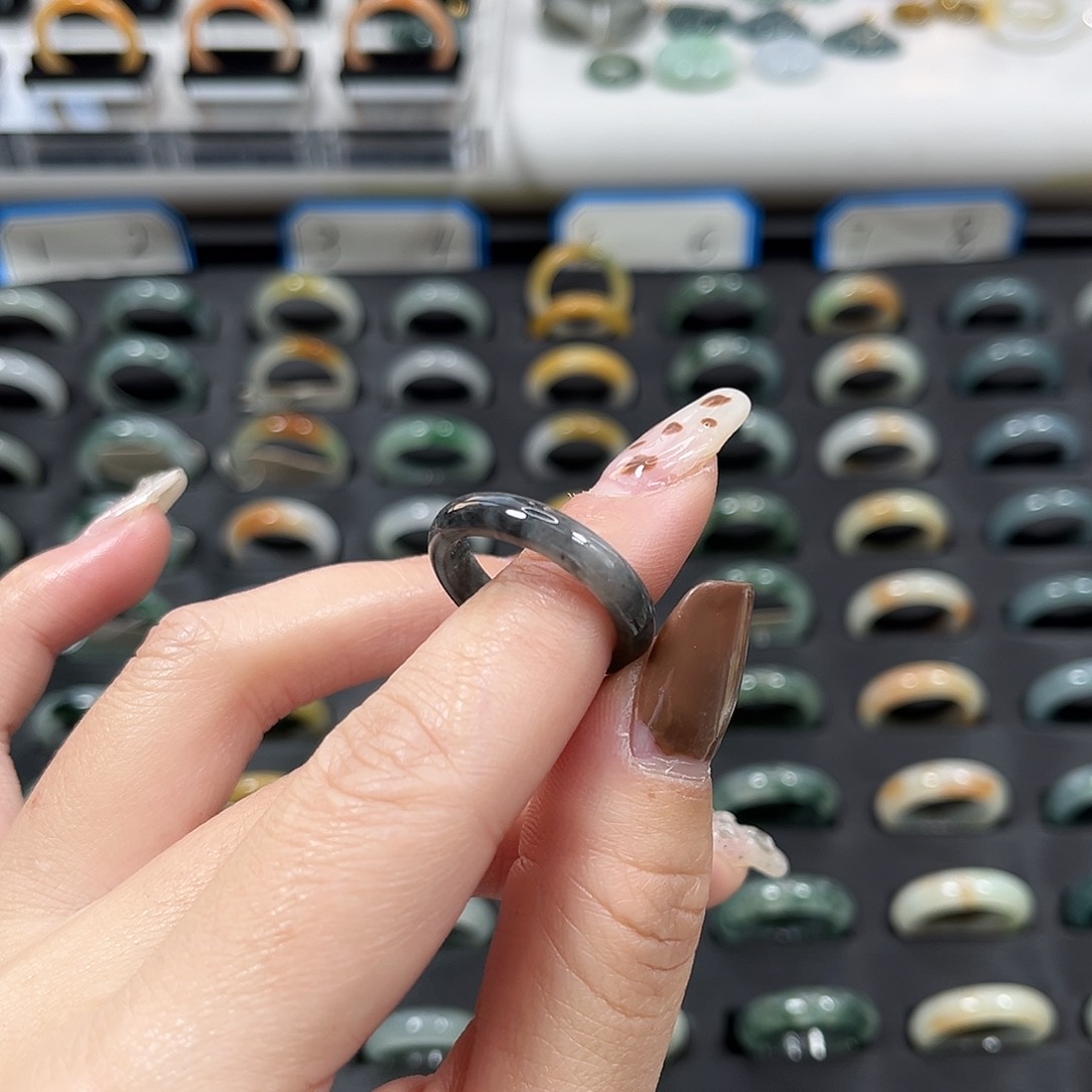 未镶嵌戒指翡翠翡翠