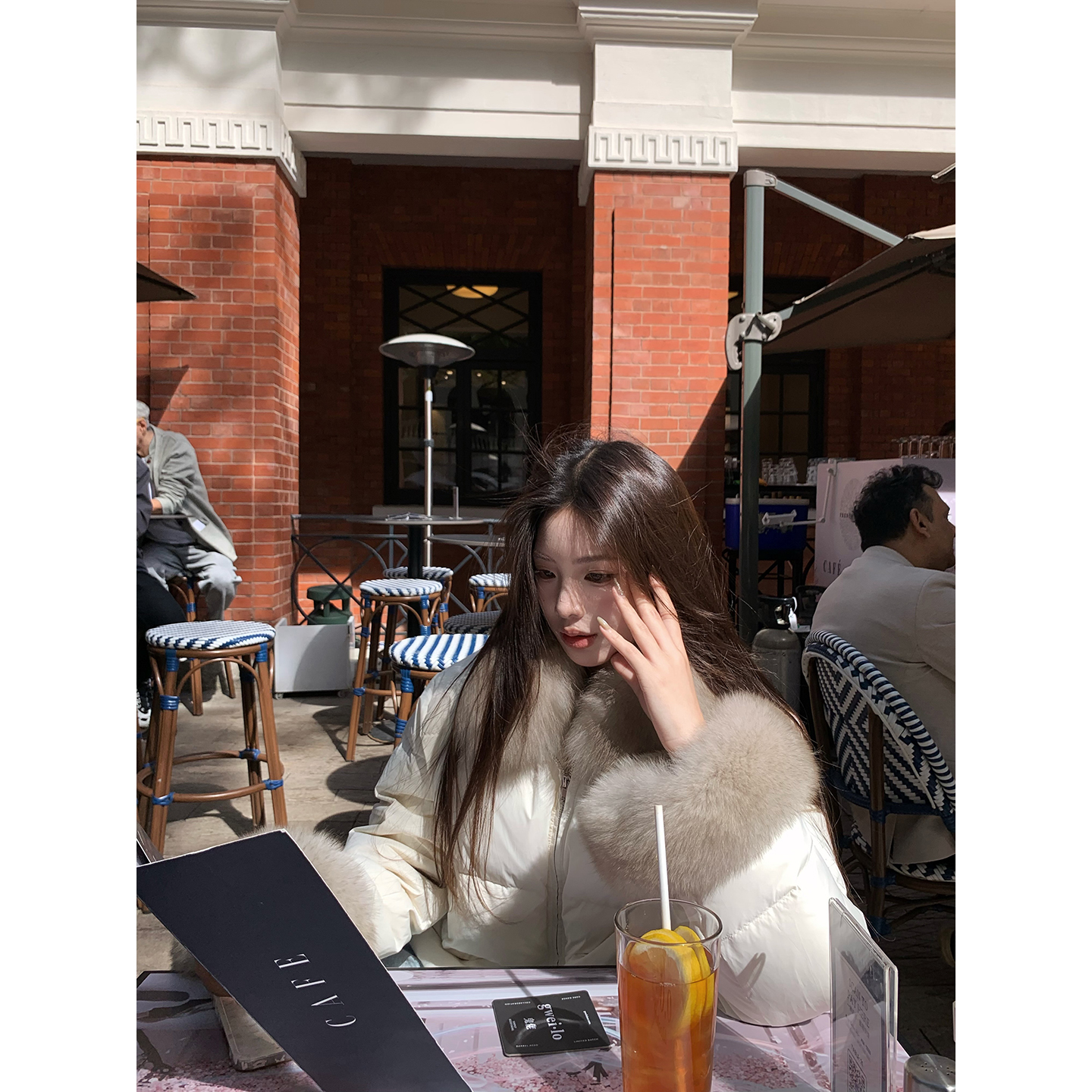 小君君布兰妮 都市暖行/重工可拆卸狐狸毛领羽绒服