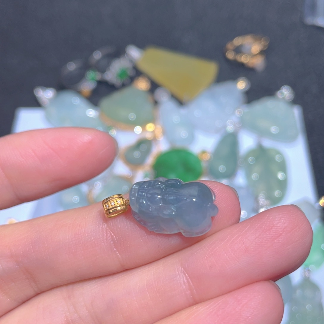 翡翠颈饰18K金镶嵌翡翠