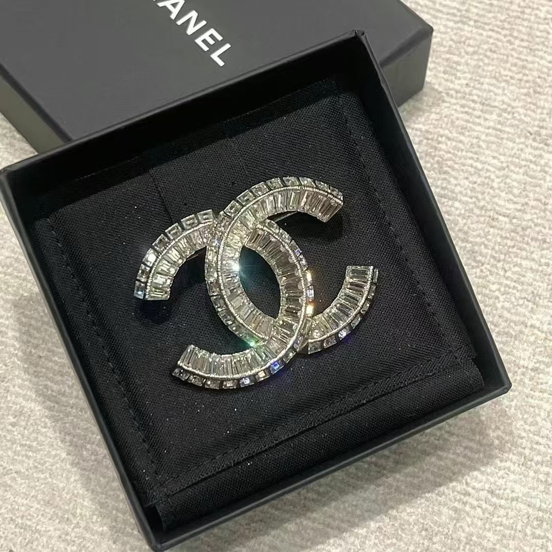 全新未使用 Chanel/香奈儿 经典款银色方糖双c胸针
