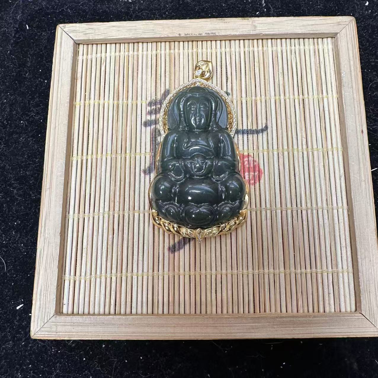 和田玉镶嵌观音吊坠0950