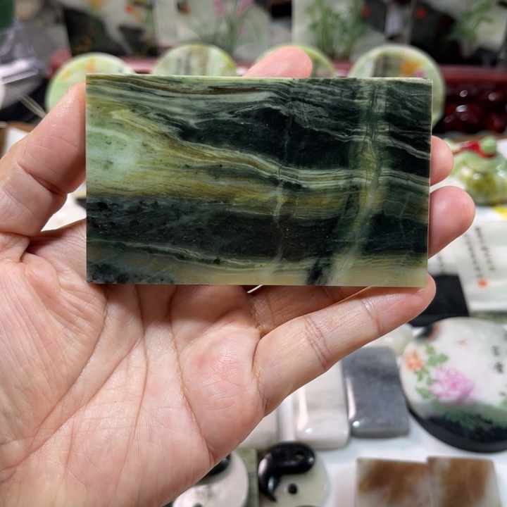 独山玉未镶嵌颈饰