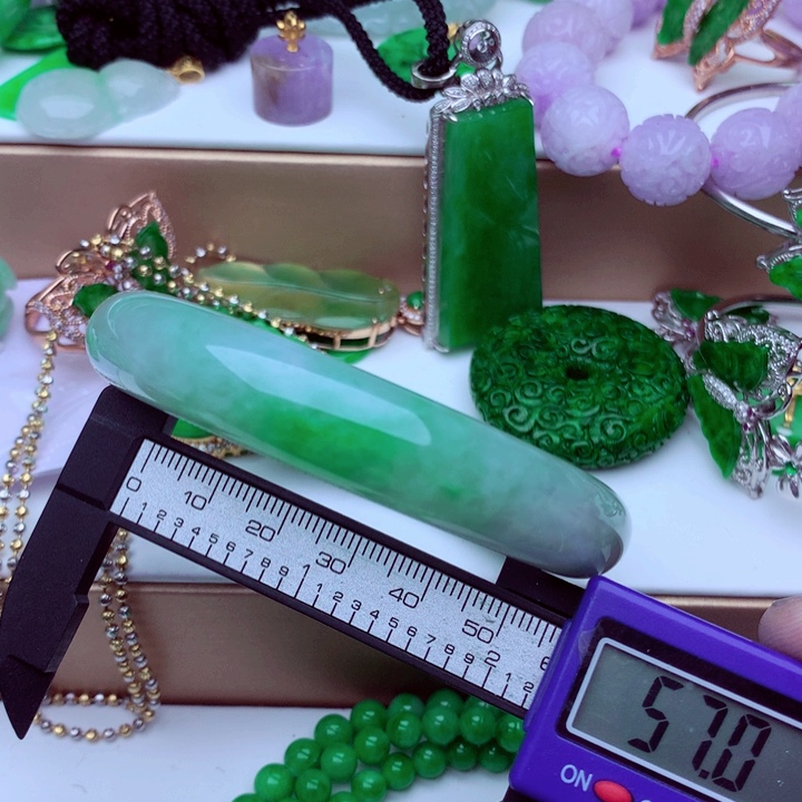 翡翠手镯未镶嵌手镯