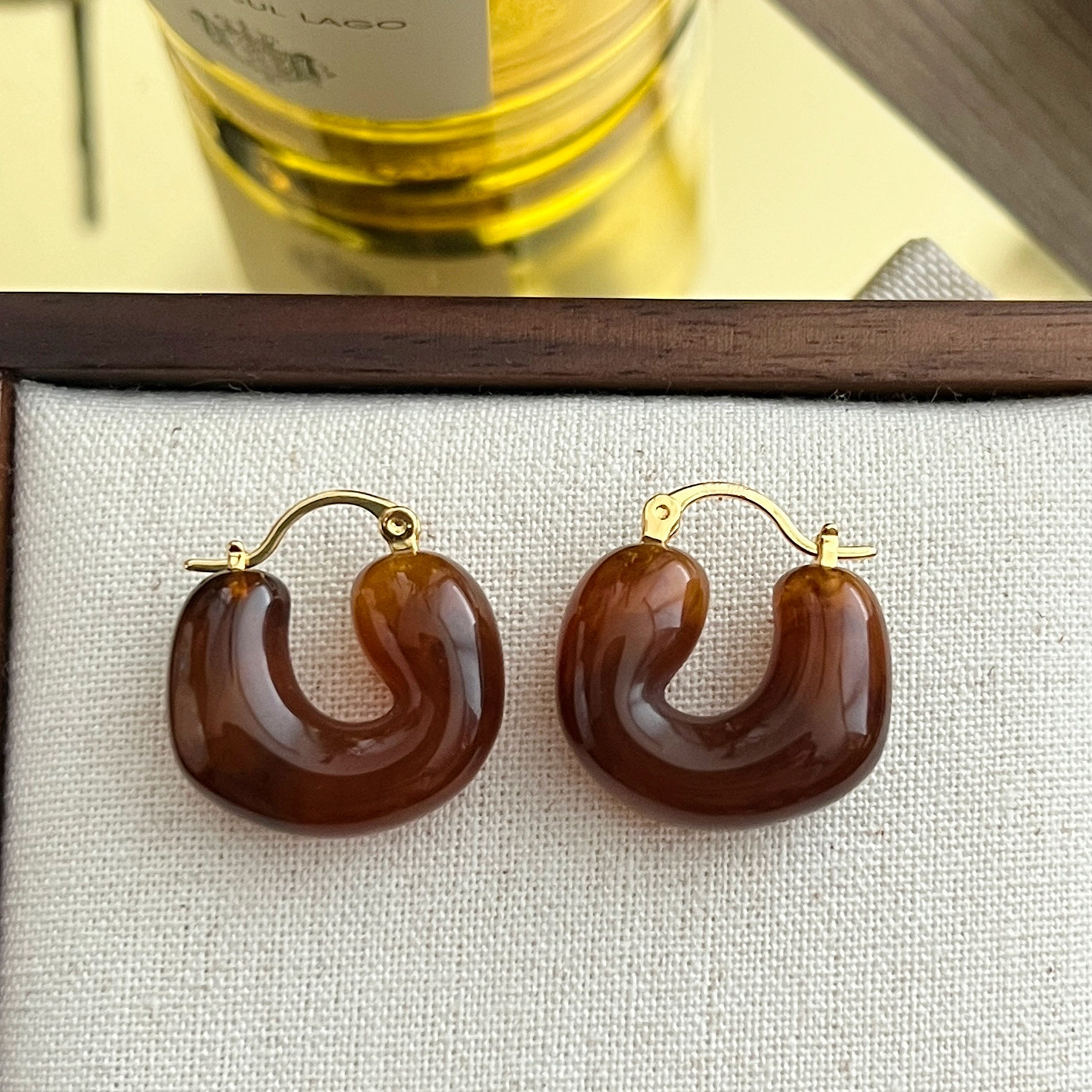 愿岛 黄铜树脂耳饰 法式复古简约气质进口树脂小型耳环EH1092