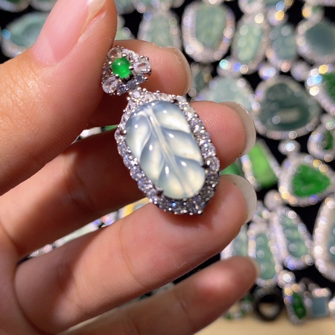 翡翠未镶嵌颈饰天然