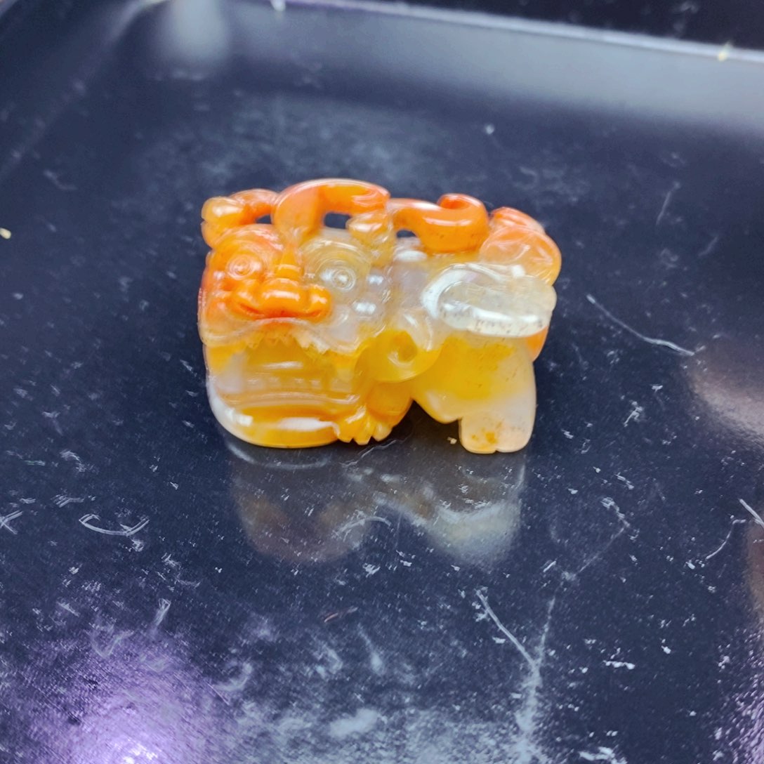 石英质玉（黄龙玉）未镶嵌颈饰