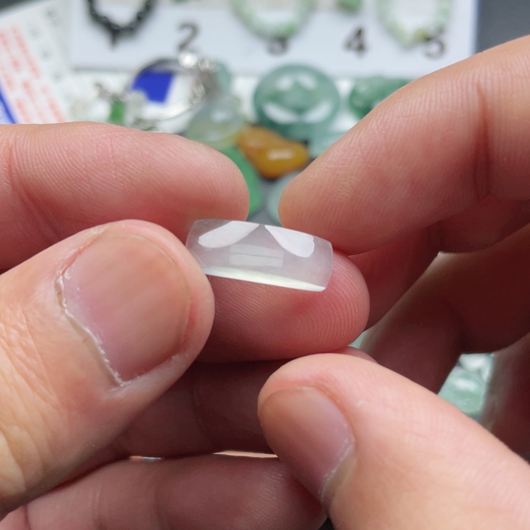 翡翠颈饰未镶嵌缅甸翡翠