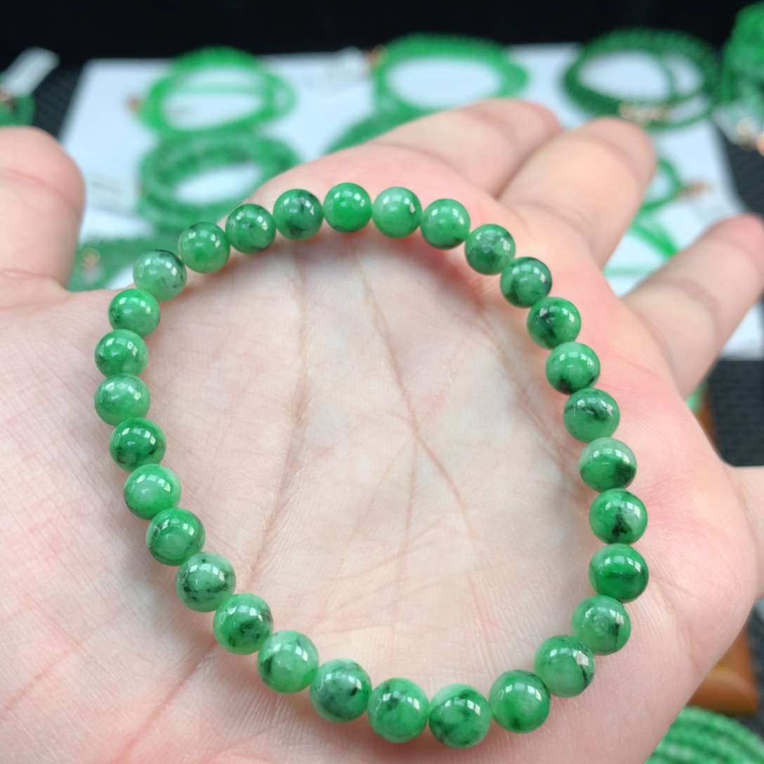 翡翠手链未镶嵌翡翠