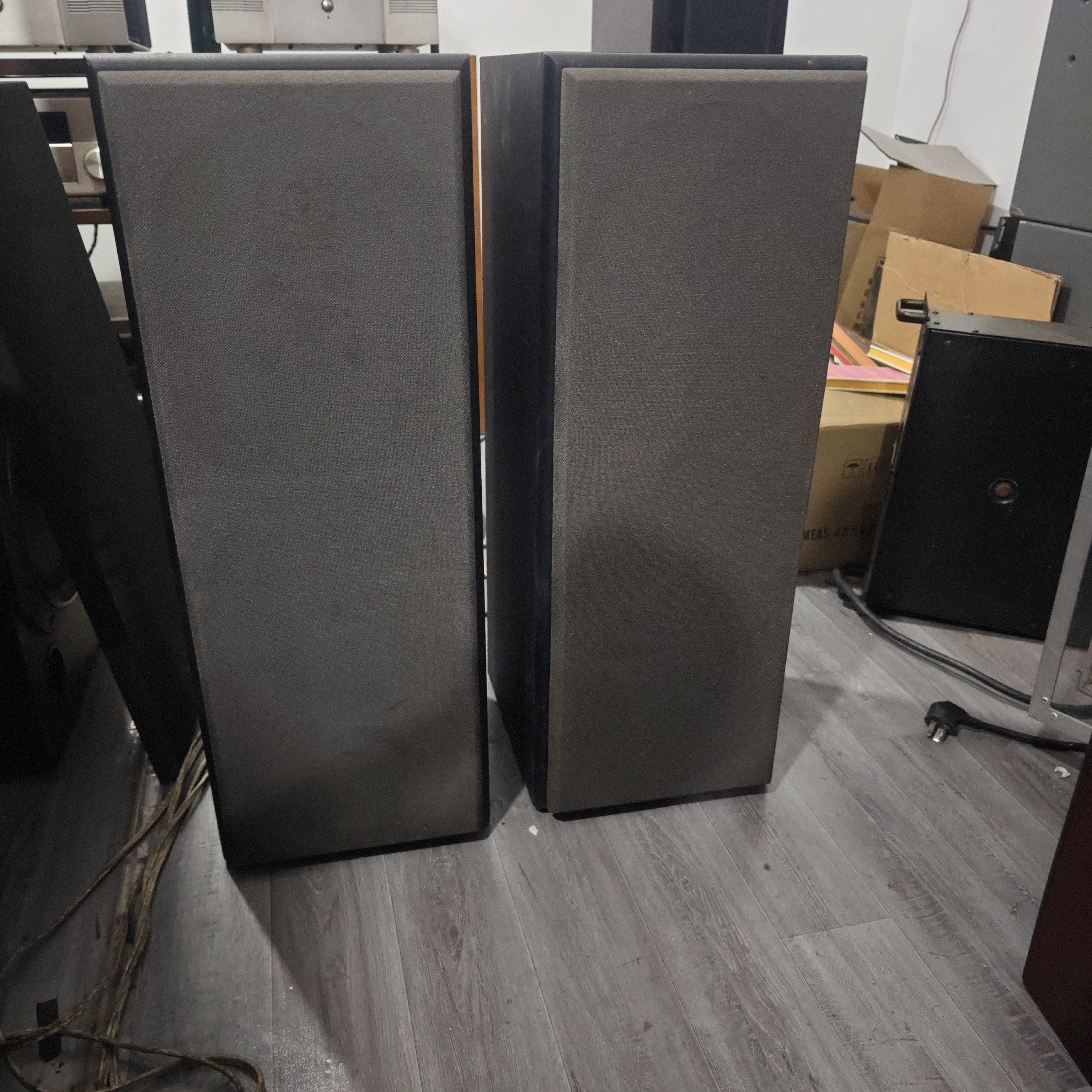 8新  二手加拿大惠威落地音箱正常不包邮不支持退换