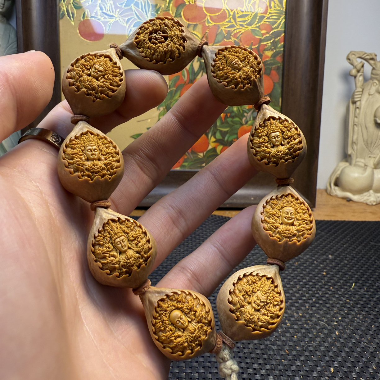 橄榄核雕九龙万佛超精工蒜头铁核手串
