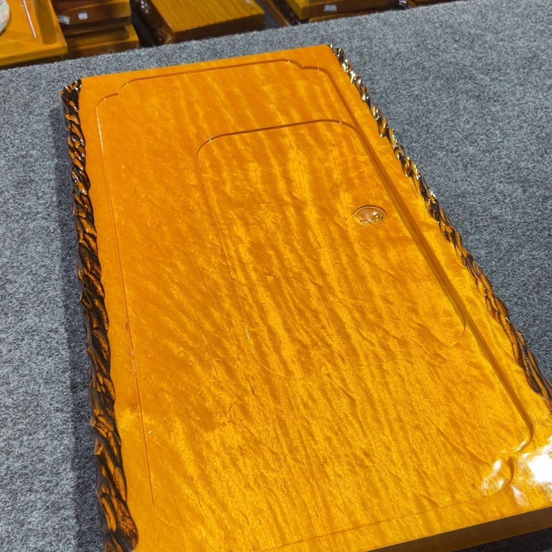 圣***者缅甸大叶金丝楠实木茶盘