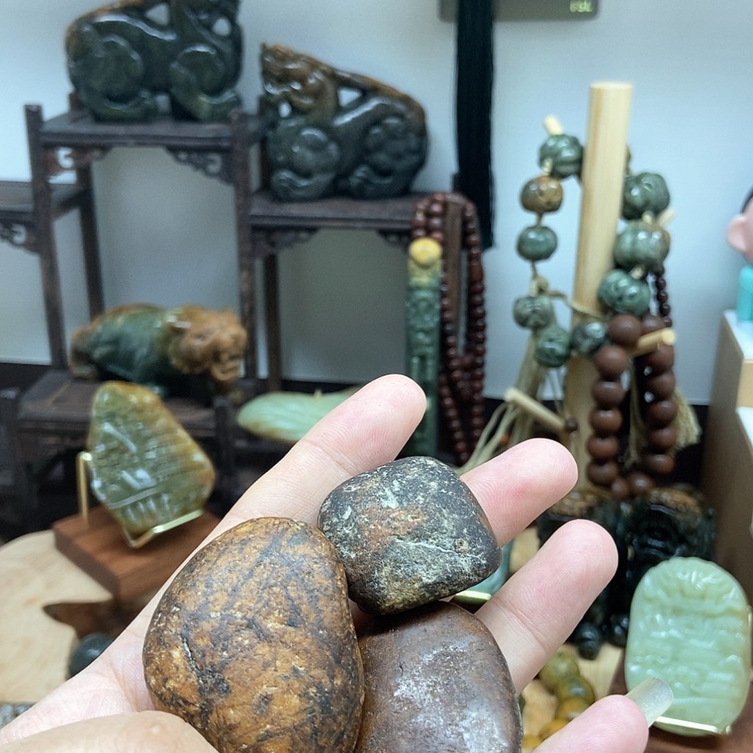 岫岩老玉（透闪石质玉）把件未镶嵌