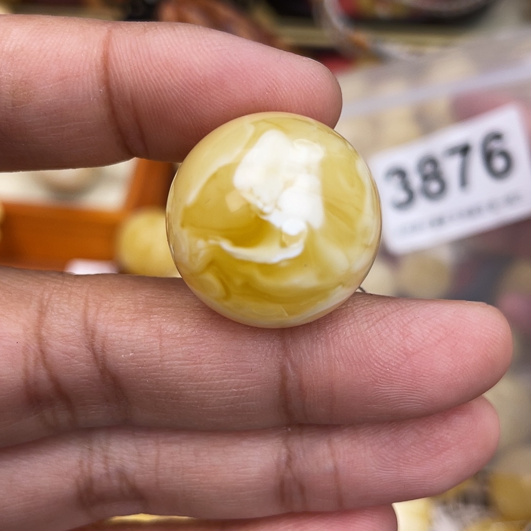 蜜蜡未镶嵌珠宝奇石