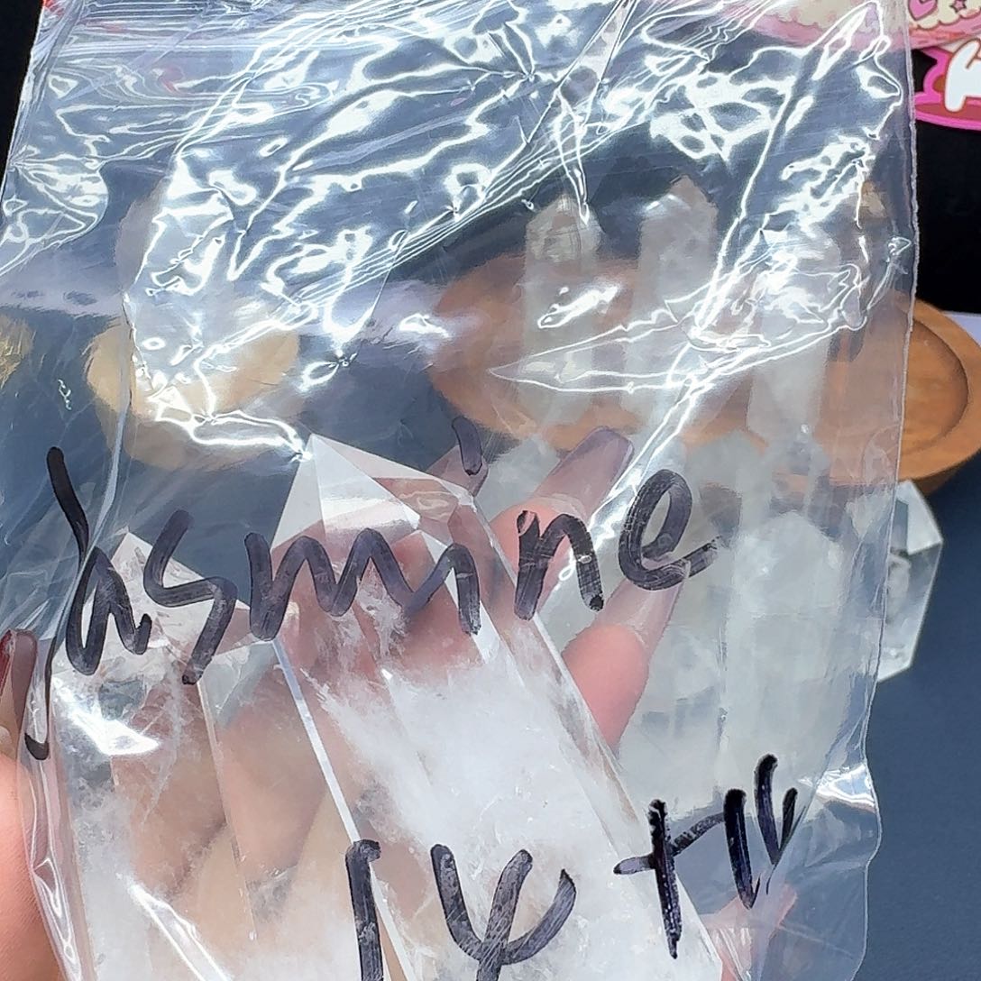 J***e水晶摆件未镶嵌天然水晶