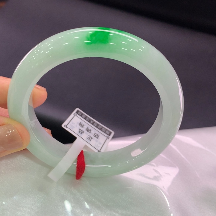 翡翠手镯未镶嵌正圈57