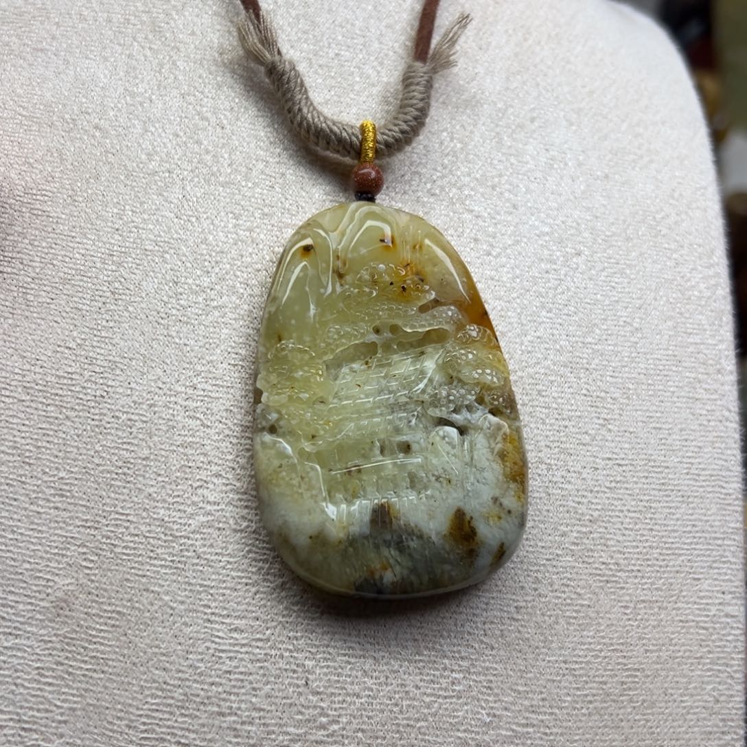 岫玉未镶嵌颈饰花玉意境山水