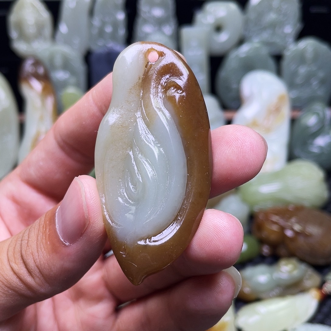 咕***咕颈饰未镶嵌和田玉
