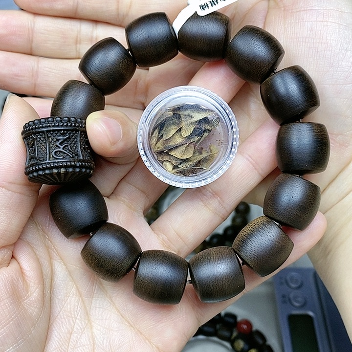 沉香沉香碎屑秋****)越南芽庄白奇楠沉水老料