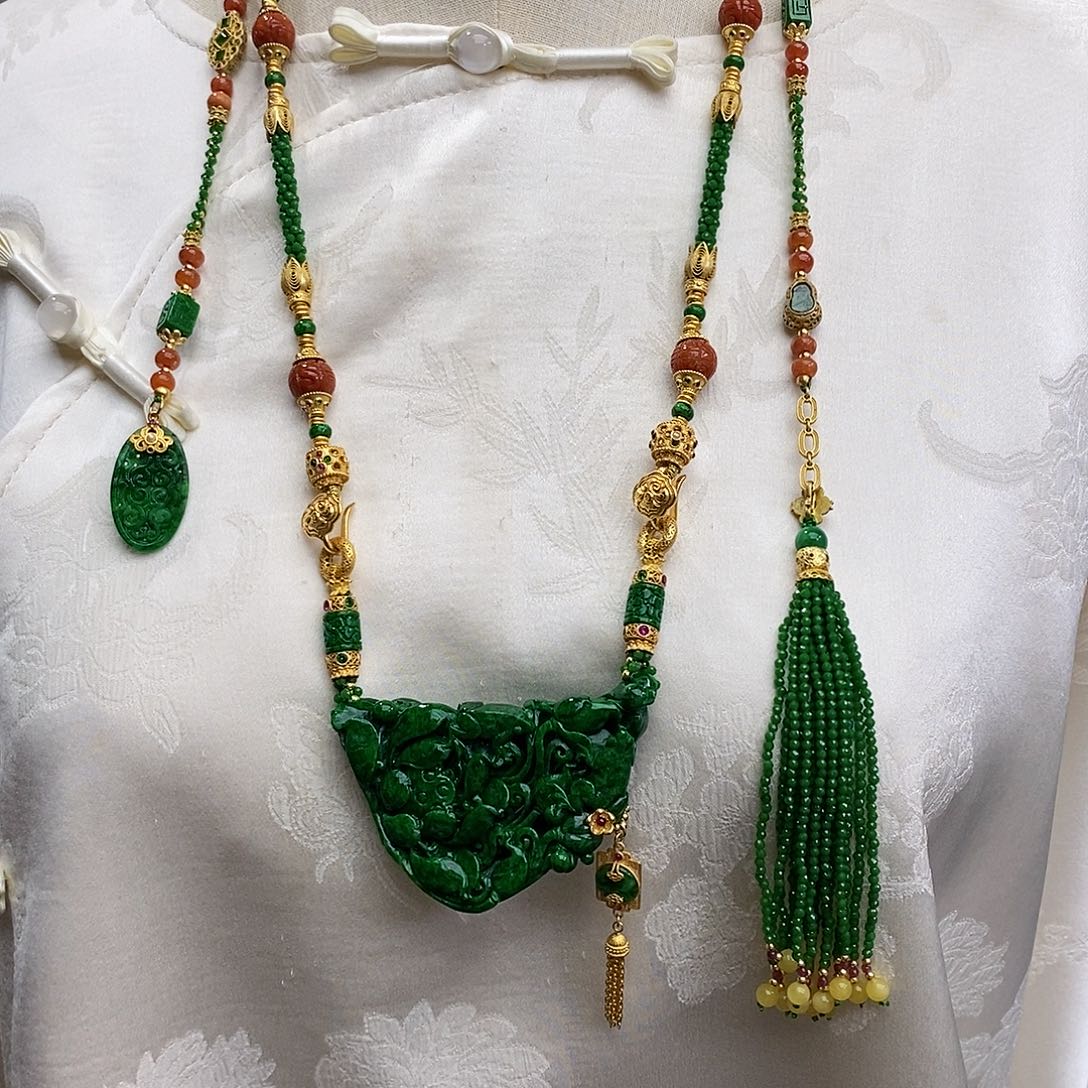 翡翠颈饰未镶嵌天然