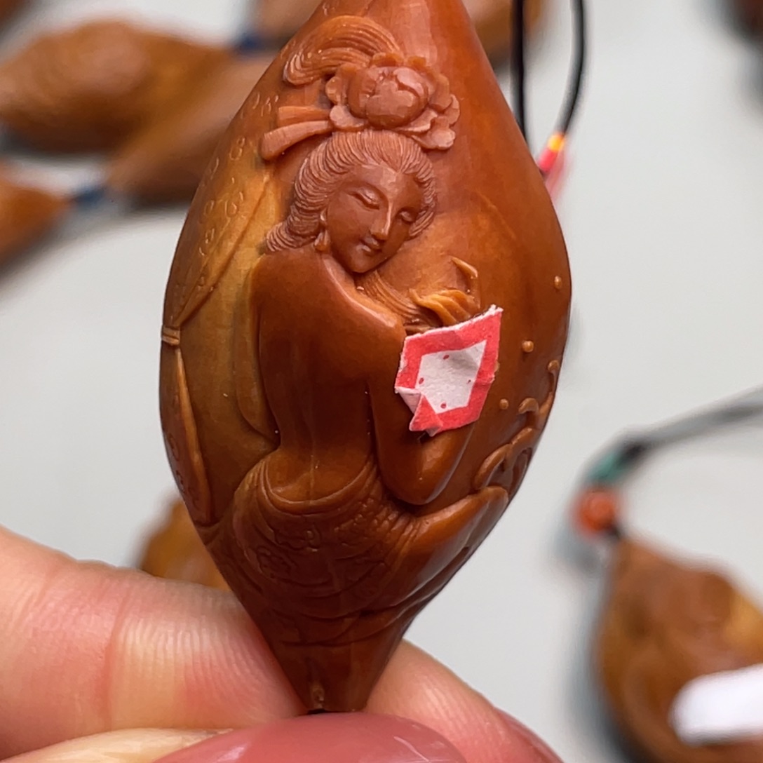 橄榄核吊坠大师姐贵妃出浴