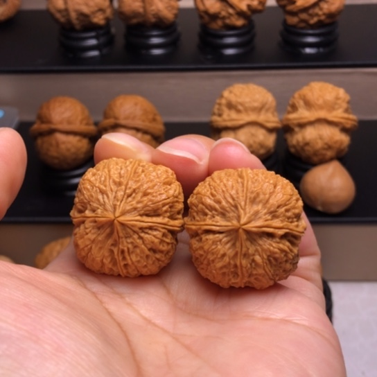 文玩核桃把件密石四楞20
