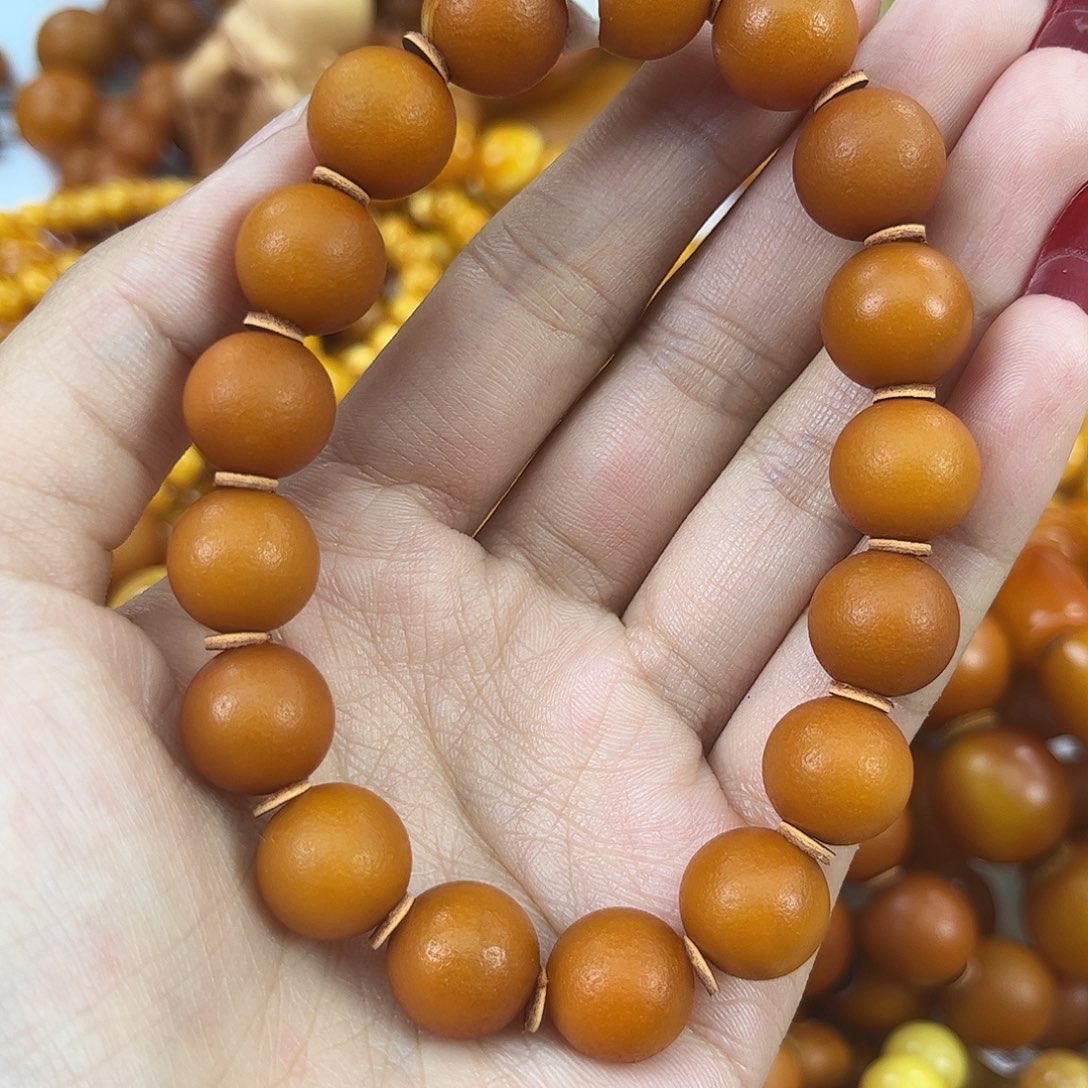 琥珀颈饰未镶嵌蜜蜡