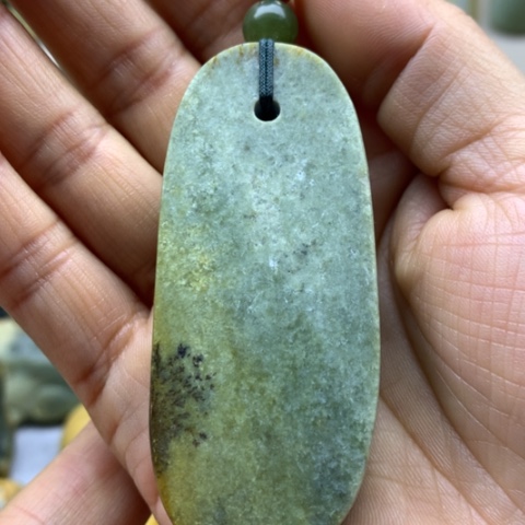【闪购商品】未镶嵌岫岩河磨玉（透闪石质玉）挂件